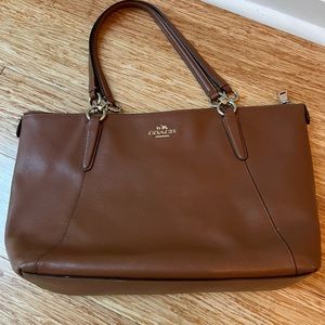 Coach brown leather shoulder bag